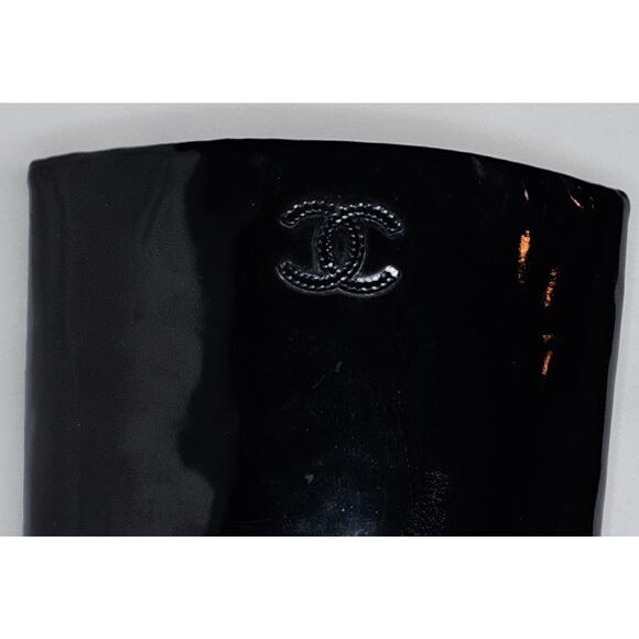 Chanel black patent leather boots with a chunky heel and embroidered CC logo - Picture 4 of 16
